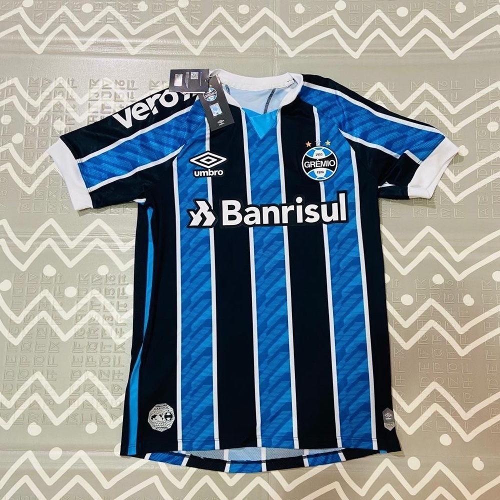 Gremio Umbro jersey
Official Umbro product